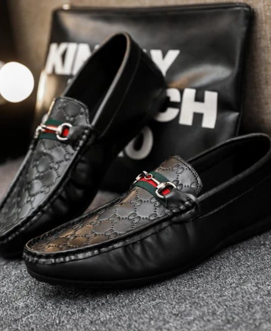 GUCCİ AYAKKABI 1