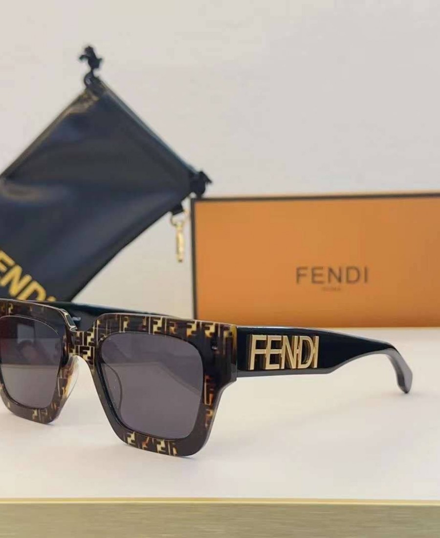 FENDİ GÖZLÜK 16