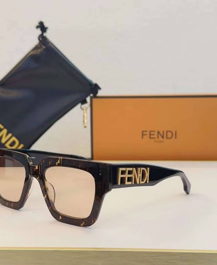 FENDİ GÖZLÜK 18