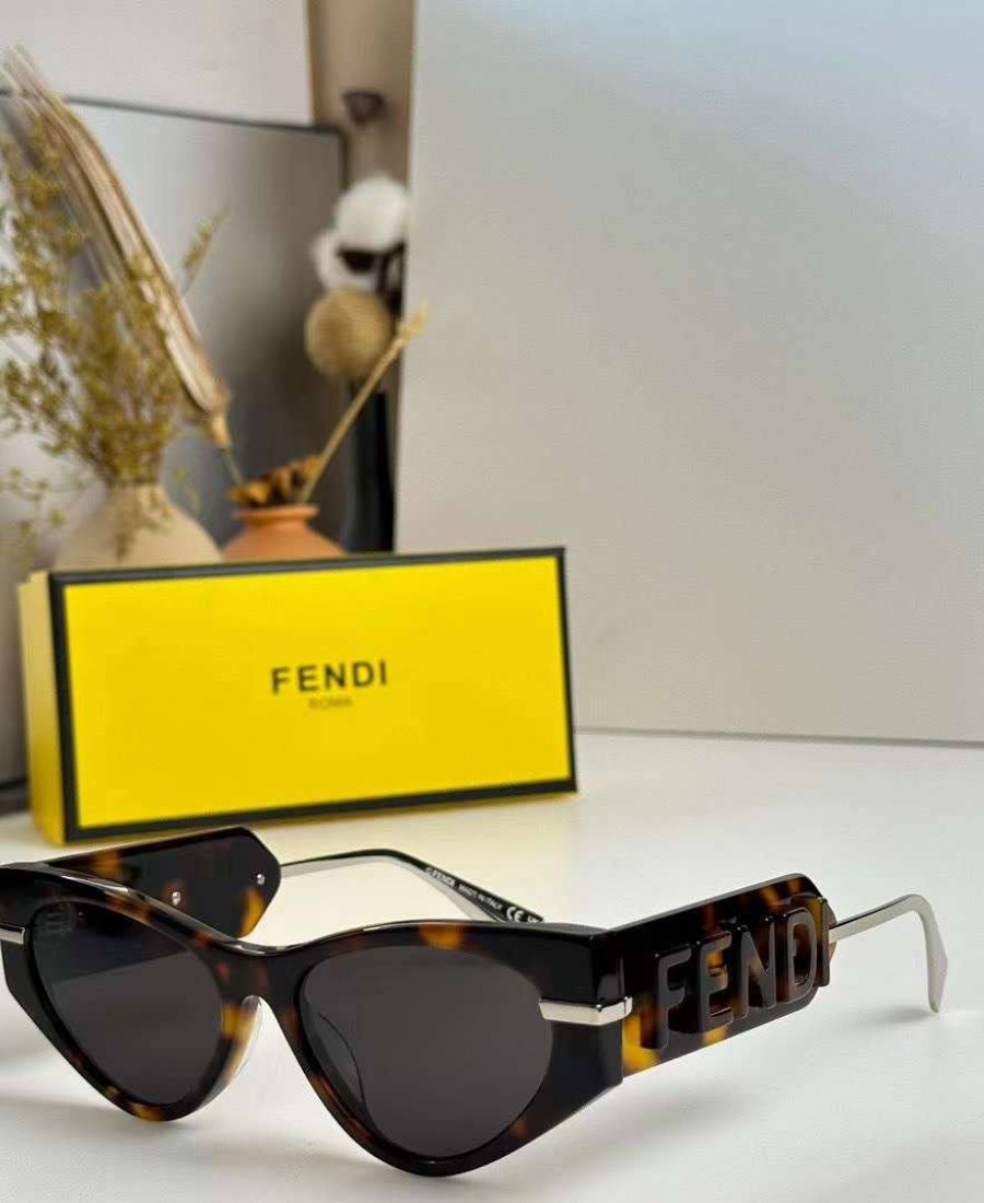 FENDİ GÖZLÜK 30