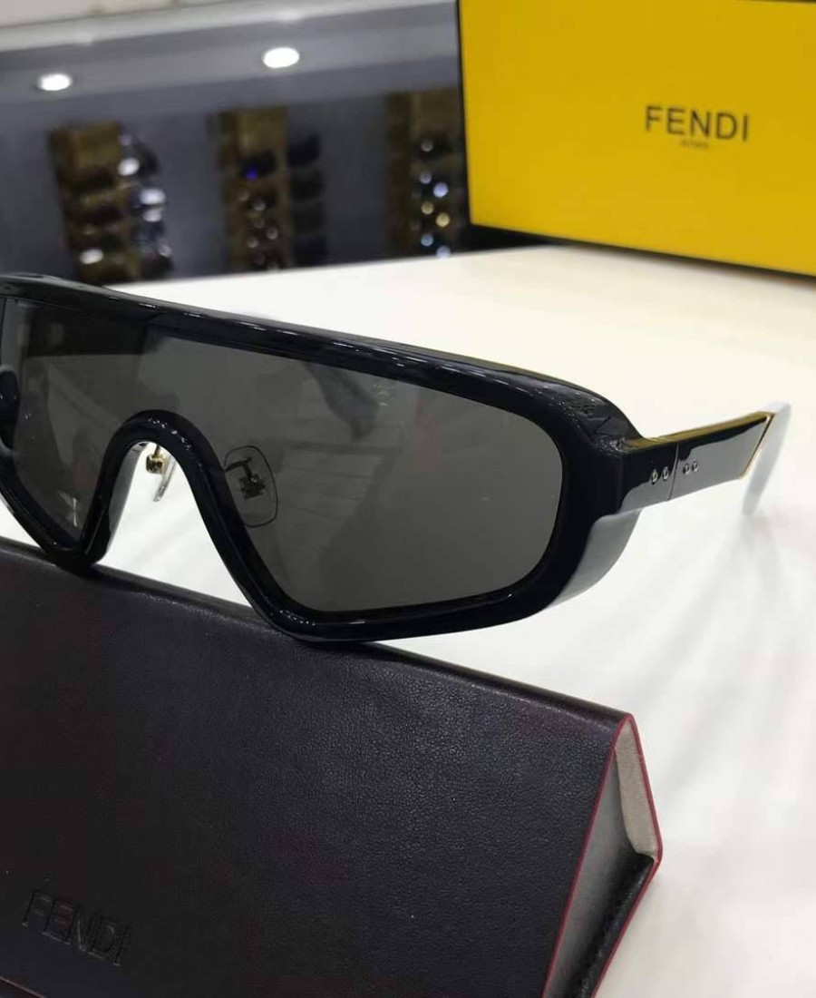 FENDİ GÖZLÜK 37