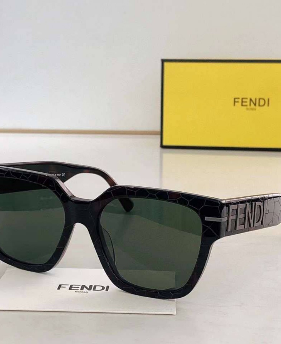 FENDİ GÖZLÜK 39