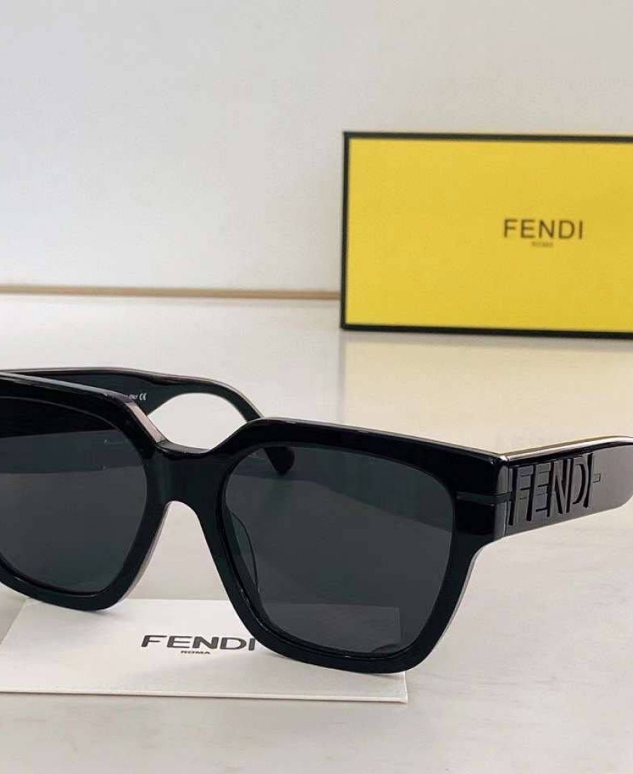 FENDİ GÖZLÜK 40