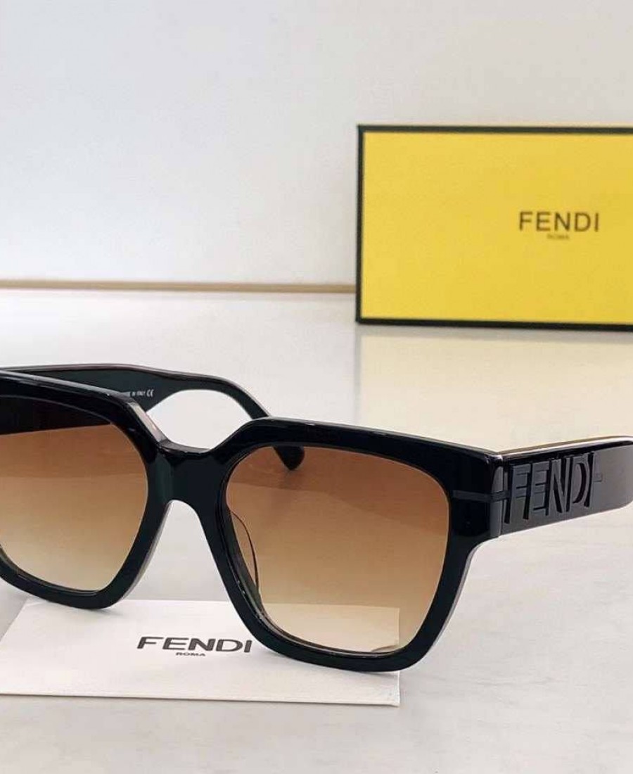 FENDİ GÖZLÜK 42